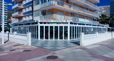 Gran Cerramiento Veranda en Terraza de heladeria.