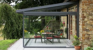 Veranda con Cortinas de cristal panoramicas.