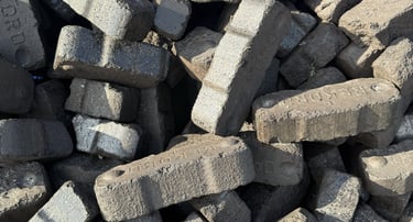 Detail uhoľných brikiet Rekord na vykurovanie v ponuke VIZU Stavebniny.