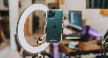 Setup para criar conteúdo no TikTok sem aparecer — equipamentos e ferramentas