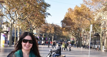 foto da autora em la rambla barcelona