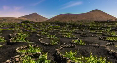 foto do terreno próximo ao vulcão em Lanzarote