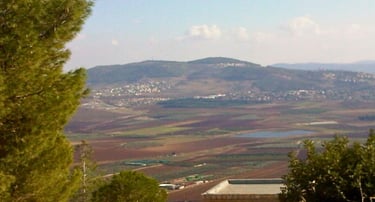 Vale de Jezreel visto do caminho entre Haifa e Nazaré.