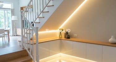 Lemari bawah tangga pintu flat minimalis