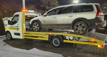 Transport pojazdów, holowanie, laweta, pomoc drogowa. Telefon 886 014 015