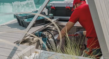 équipe technique intervenant dans la création d'un spa