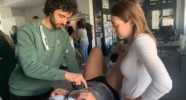 corso di aggiornamento fisioterapia con trattamento manuale su paziente in ambito riabilitativo