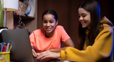 Curso de inglês online para adolescentes — Metropolis Idiomas, aulas práticas e divertidas.