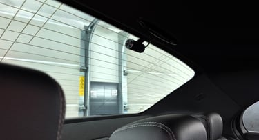 Dyskretny montaż tylnej kamery 70Mai