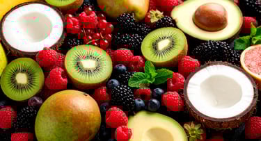 Cocos, kiwis, frambuesas, moras y otros frutos que aportan fibra dietética
