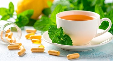 Té, hojas y cápsulas de melisa