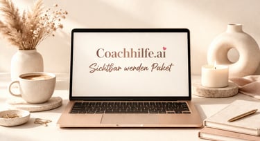 Laptop steht auf dem Tisch. Auf dem Bildschirm steht "Coachhilfe.ai-sichtbar werden Paket". 