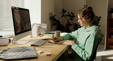 IGCSE student taking online class with AcademiaUK