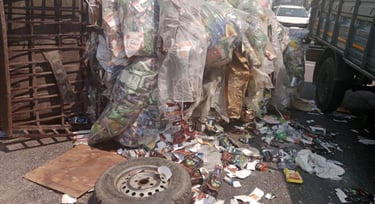 మేడ్చల్ జాతీయ రహదారి పై బోల్తా పడ్డ మినీ ట్రక్ భారీగా ట్రాఫిక్ జామ్ 