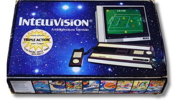  Intellivision lançado no Brasil em 1983 pela Digimed que mudou o nome para digiplay em 1984 e era u
