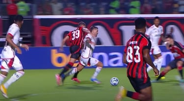 Vitória x Flamengo pelo primeiro turno do Brasileirão 2025.