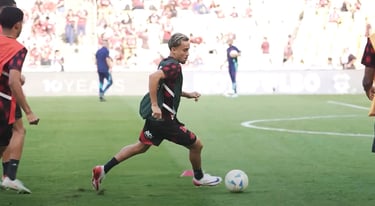 Matheus Gonçalves em aquecimento antes da partida contra o Barcelona.