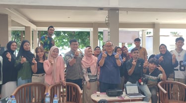 Adez Aulia bersama peserta Pelatihan Dinas Parekraf