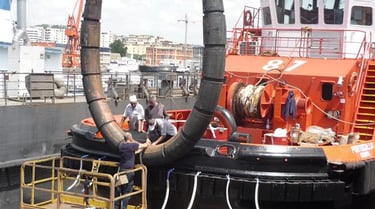 Tugboat cylindrical fender