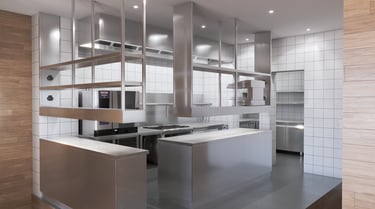 Modélisation 3D d'une cuisine professionnelle sur mesure.