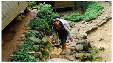 anak baduy dalam sudah terbiasa beerjalan jauh dari kecil
