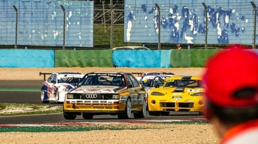 Course de voiture au circuit de Nevers magny-Cours