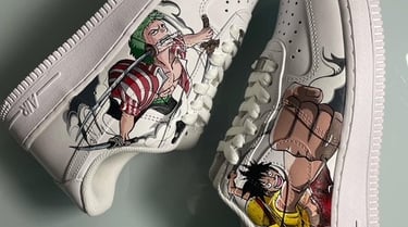 Scarpe Airforce 1 Nike bianche con disegno dell'anime One Piece  vista dall'alto