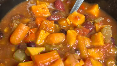 Veggie Chili in a bowl image - for FlavorfulBites wesbite dinner page.