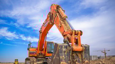 une pelleteuse sur chantier
