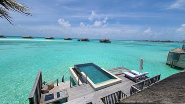 gili-lankanfushi-maldives-overwater-villa-pool