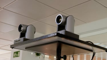 Camaras PTZ para la realización de streaming, equipo técnico de video y sonido, controladoras, av