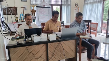 Pastor Paroki bersama Sekretaris Paroki Tuka