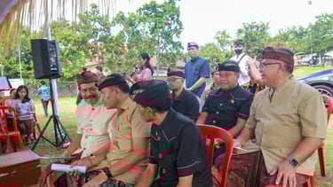 Para Tokoh yang mendukung pembangunan Gereja Paroki Tuka