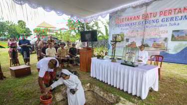 Peletakan batu pertama oleh biarawati