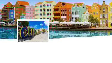 Casas coloridas em estilo colonial na orla de Kralendijk, com vista para o mar em Willwestad.