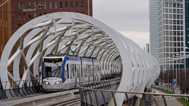 Photo of a tram heading to Den Haag Centraal