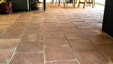 tomettes rouges à l'ancienne 30x30 cm