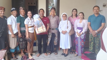 Romo paroki beserta perwakilan umat Paroki Tuka silaturahmi bersama perbekel Desa Buduk