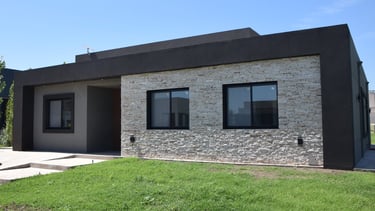 frente de casa en barrio privado