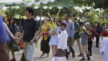 Seorang anak umat paroki tuka dan paku pipid