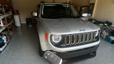 Mobile locksmith making transponder key for American brand vehicle