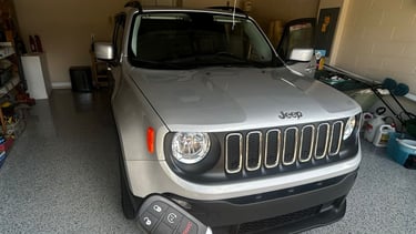 Mobile locksmith making transponder key for American brand vehicle