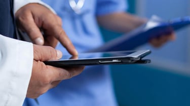 English-speaking doctor in Murcia providing healthcare with Allianz health insurance