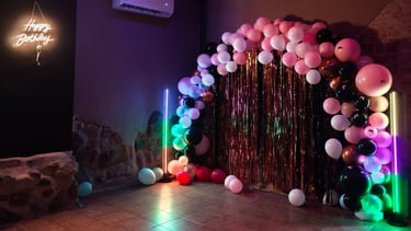 ścianka dekoracyjna w lokalu garbary 1 na 18 urodziny