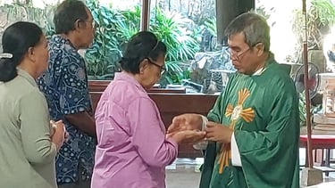 Penerimaan Komuni Kudus di acara ulang tahun SIMONA I