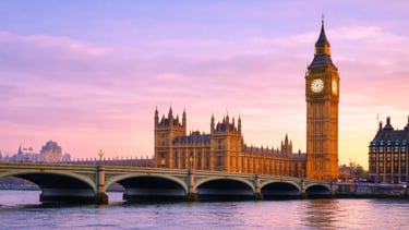 Kakobuy UK shopping agent guide banner with London landmark