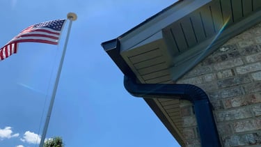 Black Seamless Gutters in Anchorage Ky