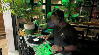 Turntable Night Club - Wax Wednesdays, throwing down on actual wax