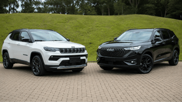 Jeep Compass Série S branco e Haval H6 HEV2 preto em comparação