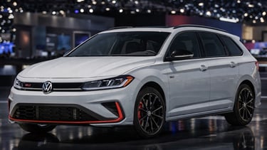 Jetta Variant GLI conceito em ambiente de salão automotivo com design esportivo e perua de alto